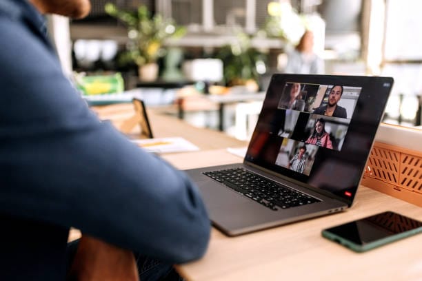 managing remote teams