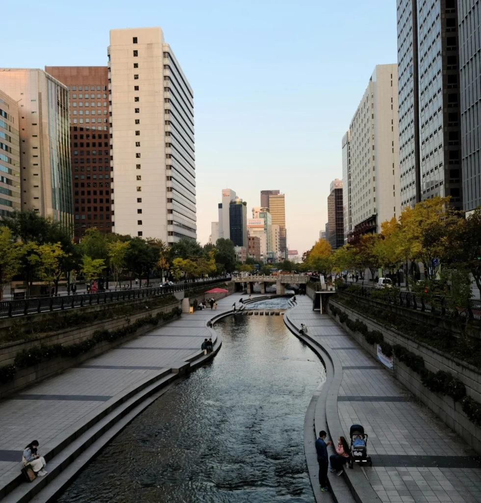 Relax at Cheonggyecheon stream